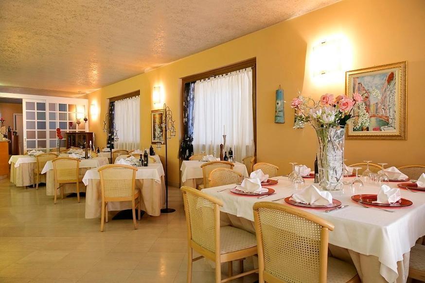 Hotel Ristorante Miralago Garda  Exterior photo
