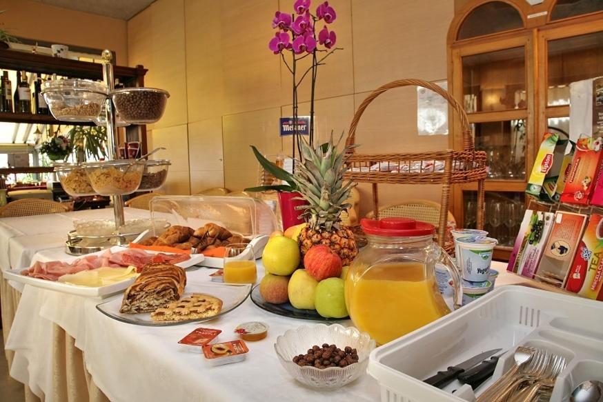 Hotel Ristorante Miralago Garda  Exterior photo