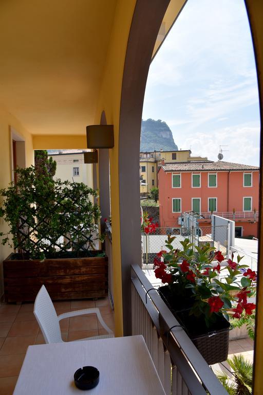 Hotel Ristorante Miralago Garda  Exterior photo